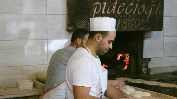 Pide frisch aus dem Firin - Warum Lahmacun und Pide nicht das Gleiche sind