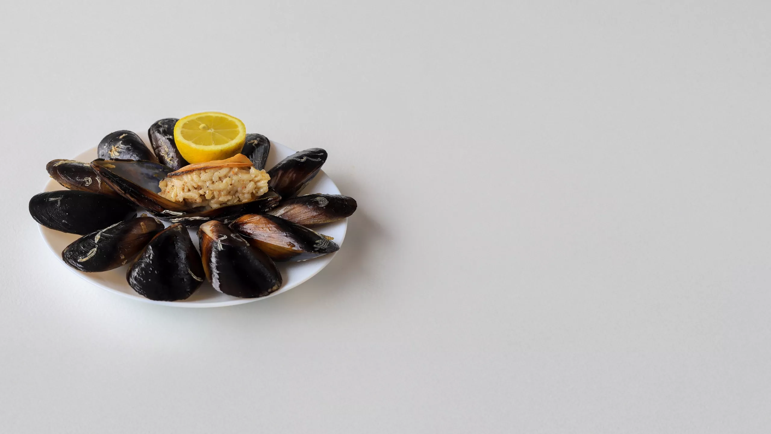 Lebensmittelvergiftung im Istanbul Urlaub: Warum Muscheln heikler sind, als viele denken