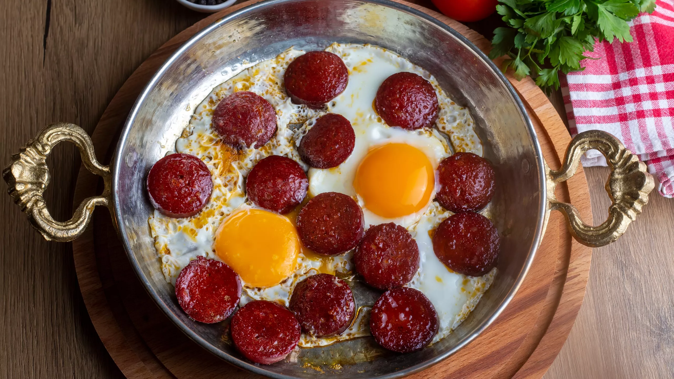 Sensation im Wurst-Ranking: Sucuk stürmt die Top 5 und schlägt die deutsche Bratwurst